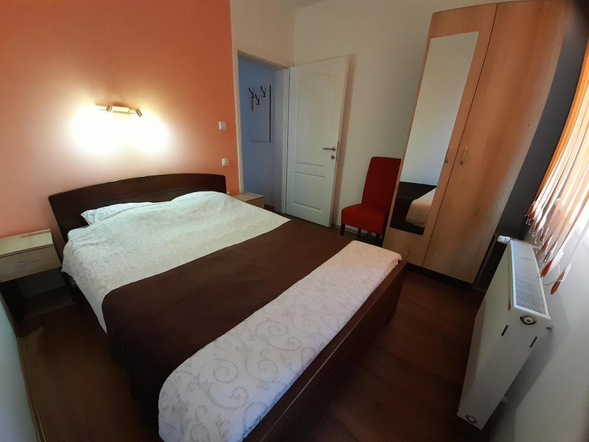 Kety Apartments Kragujevac Esterno foto