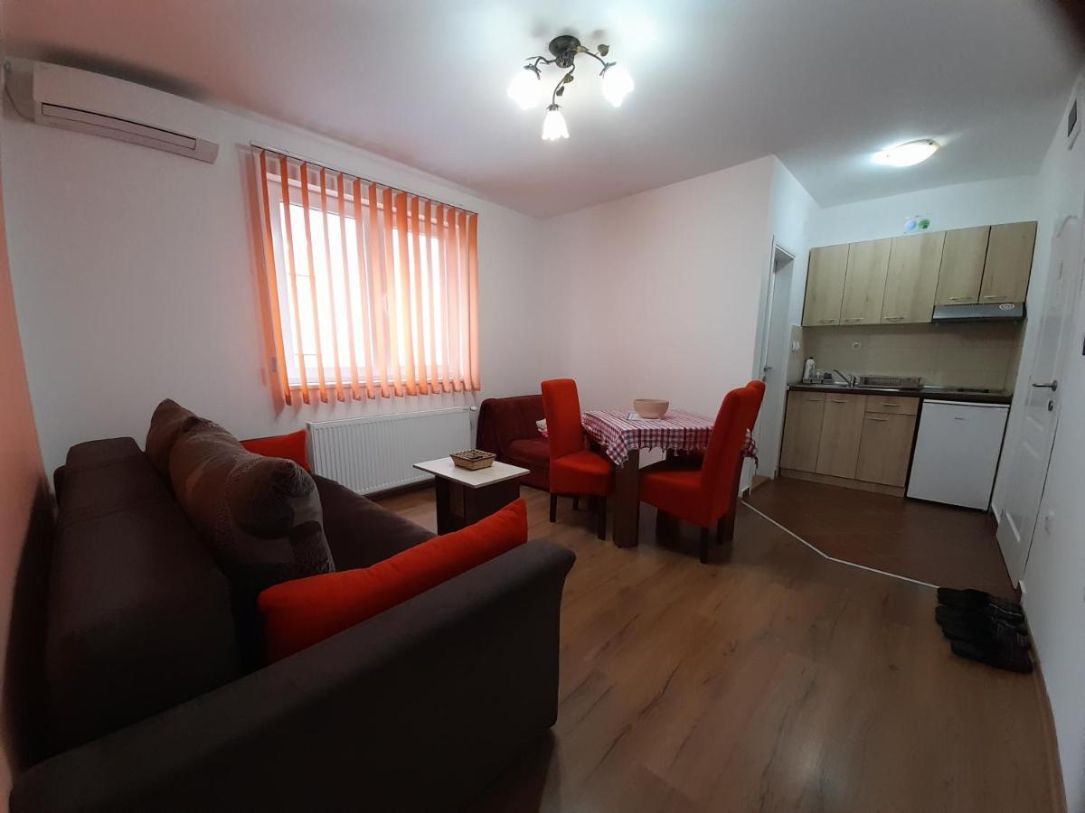 Kety Apartments Kragujevac Esterno foto