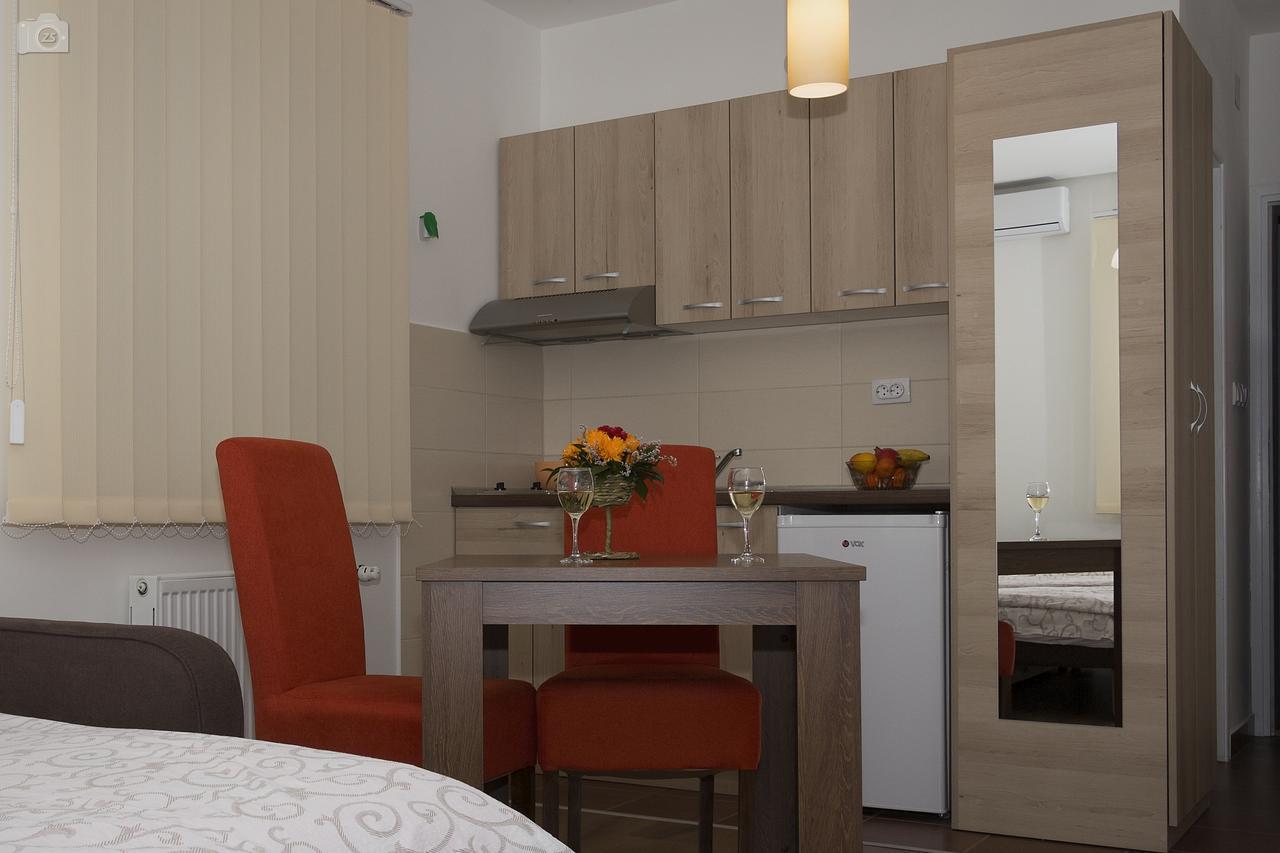 Kety Apartments Kragujevac Esterno foto